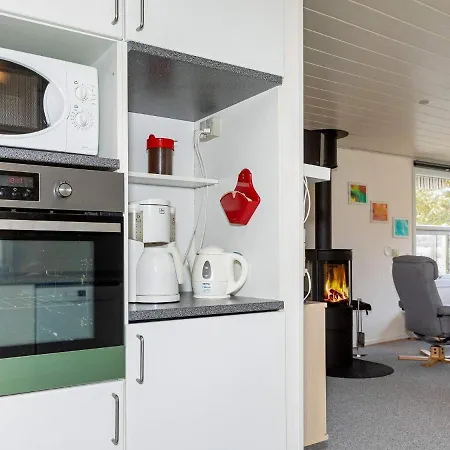 Lix Holiday home Hals